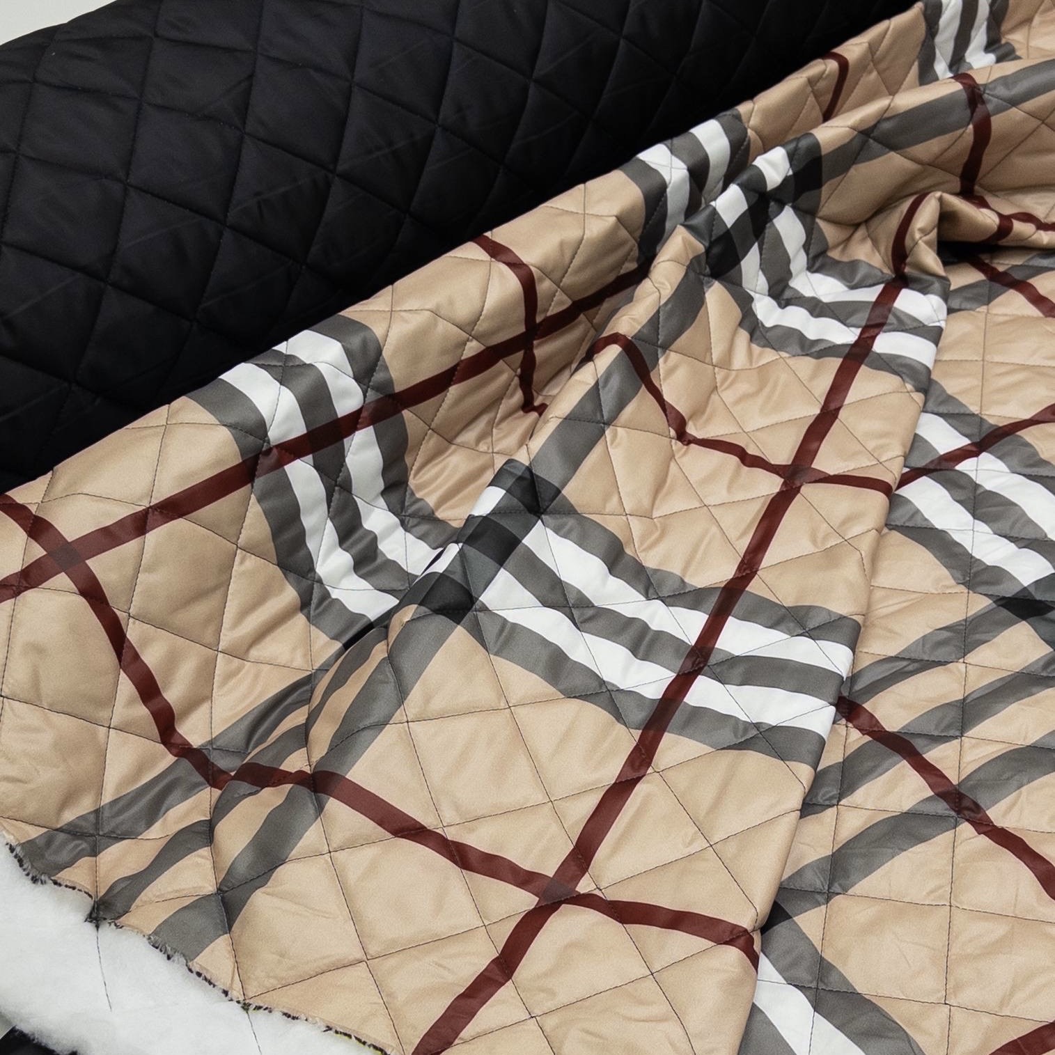 Курточная Burberry