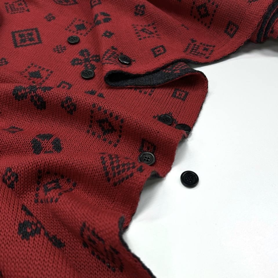 Трикотажное полотно красное с черн фигурами 2ух сторон шерсть акрил шир 135 см