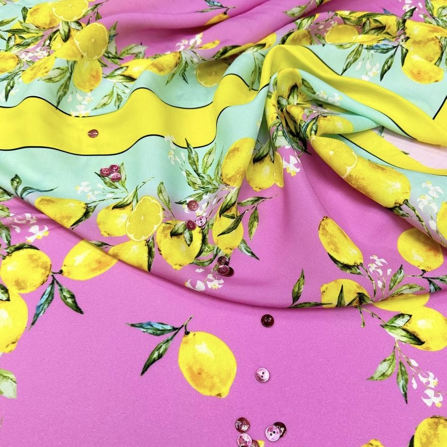 Плательная вискоза ДГ, рапорт 0,7 м/лимоны на розовом