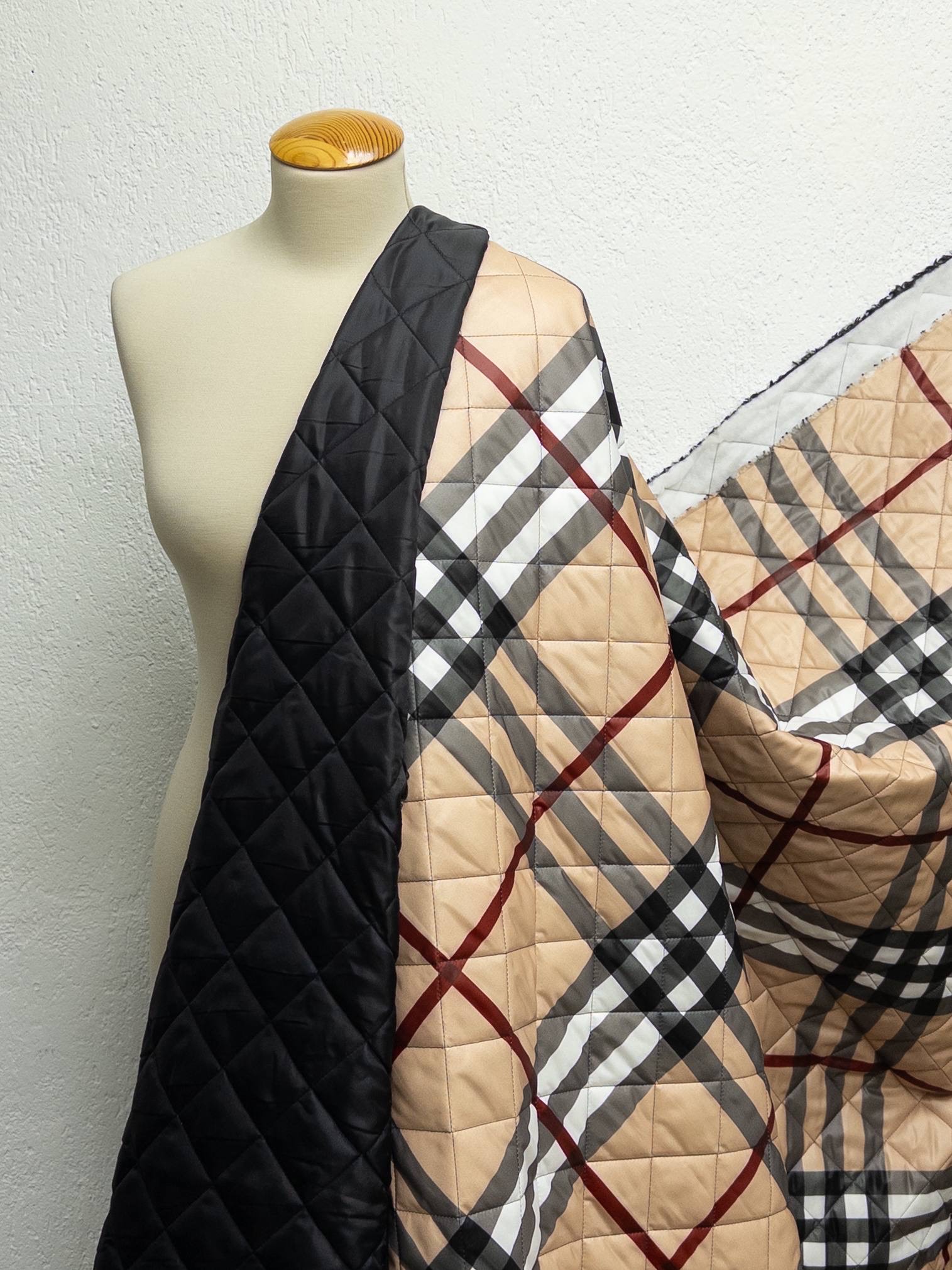 Курточная Burberry