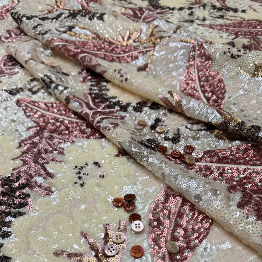 Пайетки на сетке