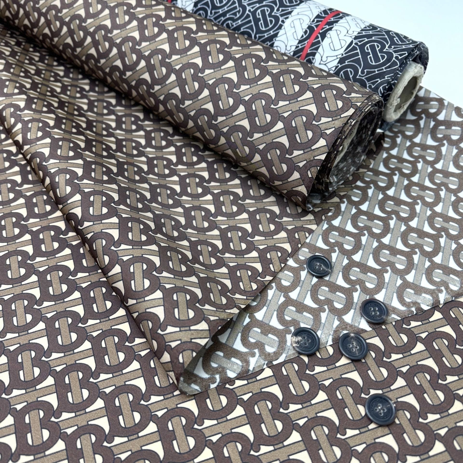 Плащевая Burberry