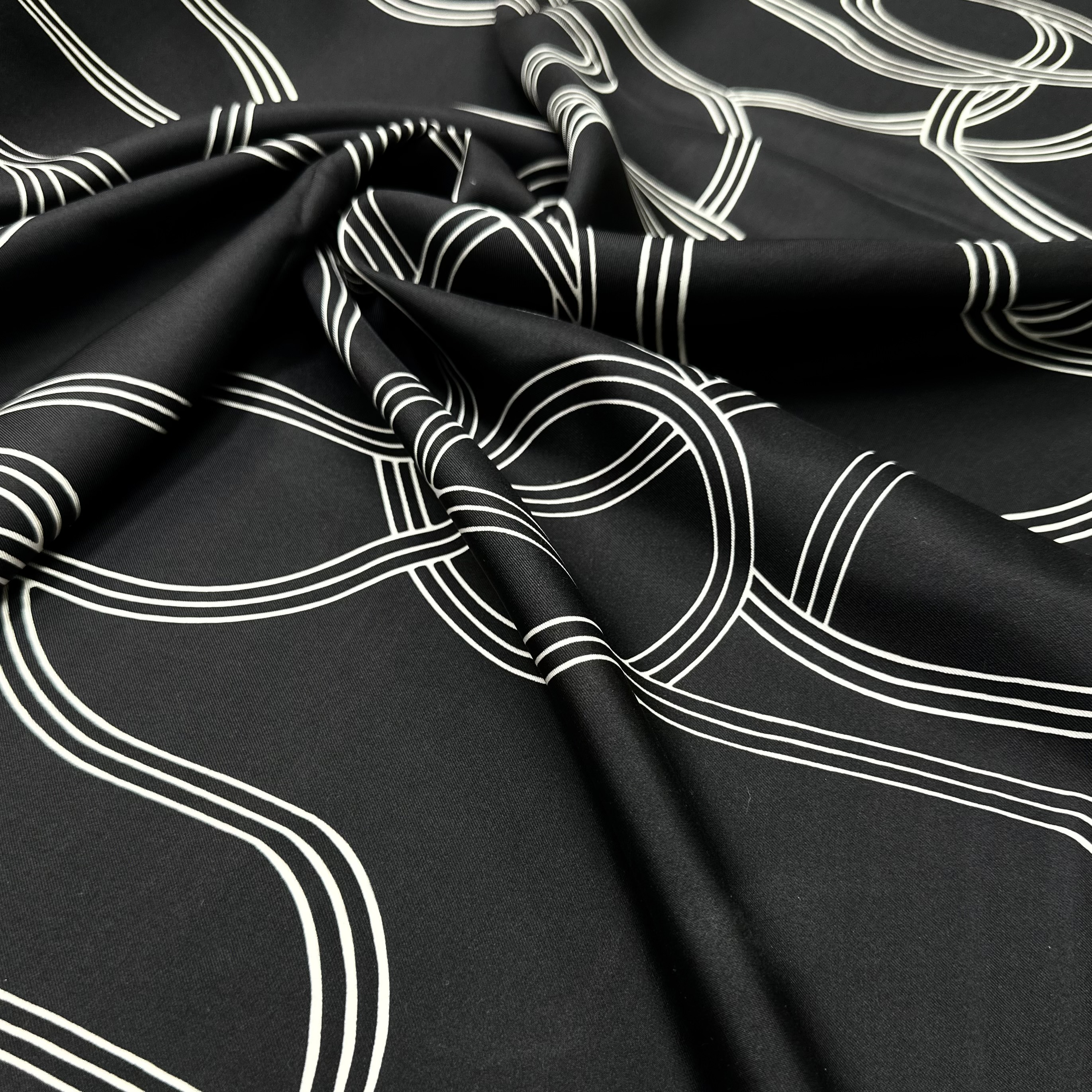 Плательная ткань Loewe